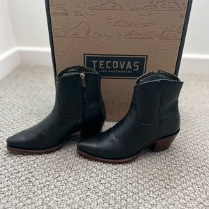 Women’s Tecovas ‘The Daisy’ Zip Bootie! Size 6.5